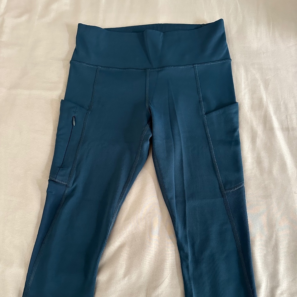 Athleta Capri Leggings with 4 Pockets!